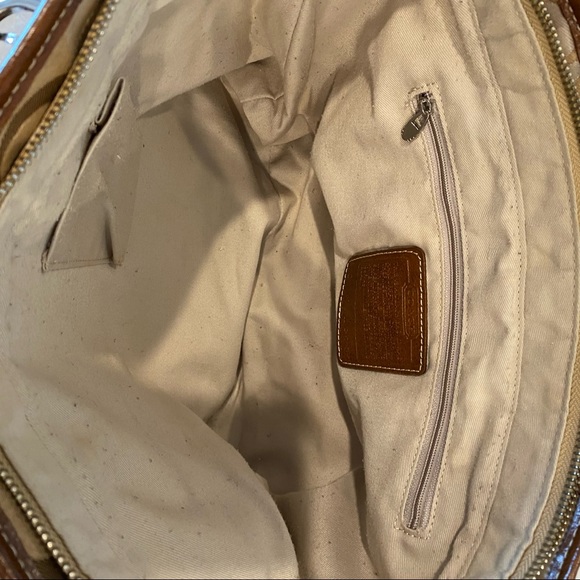 Coach logo clutch brown and tan - Picture 6 of 8